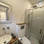 Front De 1ere Ligne 아파트